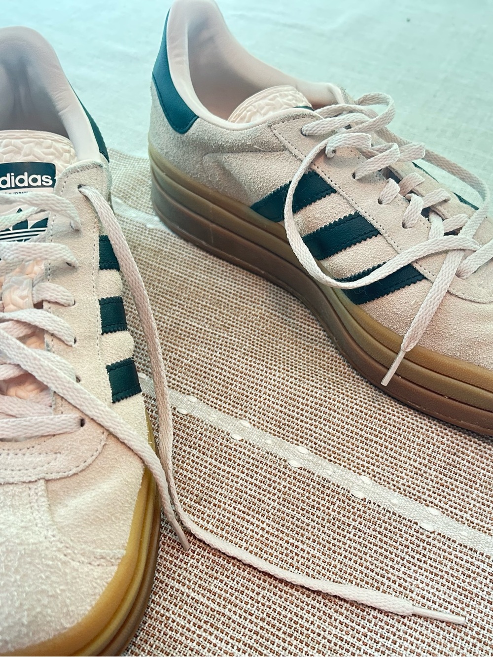 adidas Gazelle Bold Platform Sneaker Size 9.5M, quartz/black - Picture 6 of 12